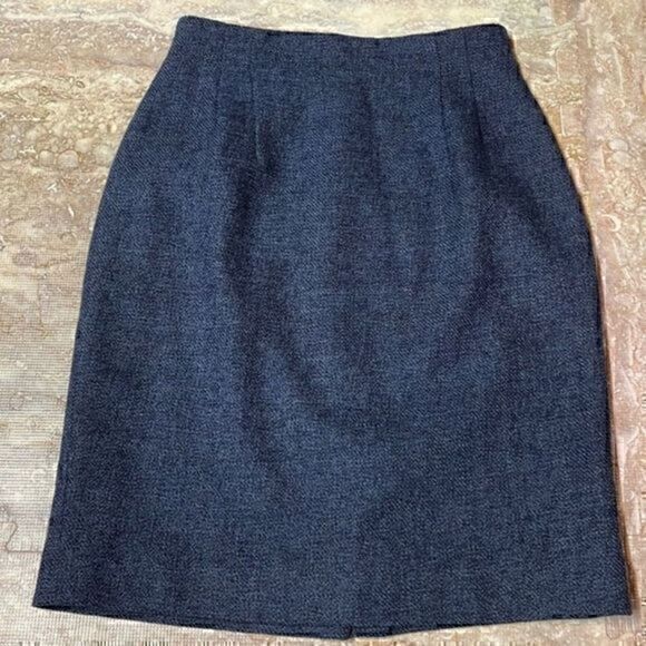 Jones New York Dresses & Skirts - Jones New York petite woman’s wool navy blue skirt. Size 2P